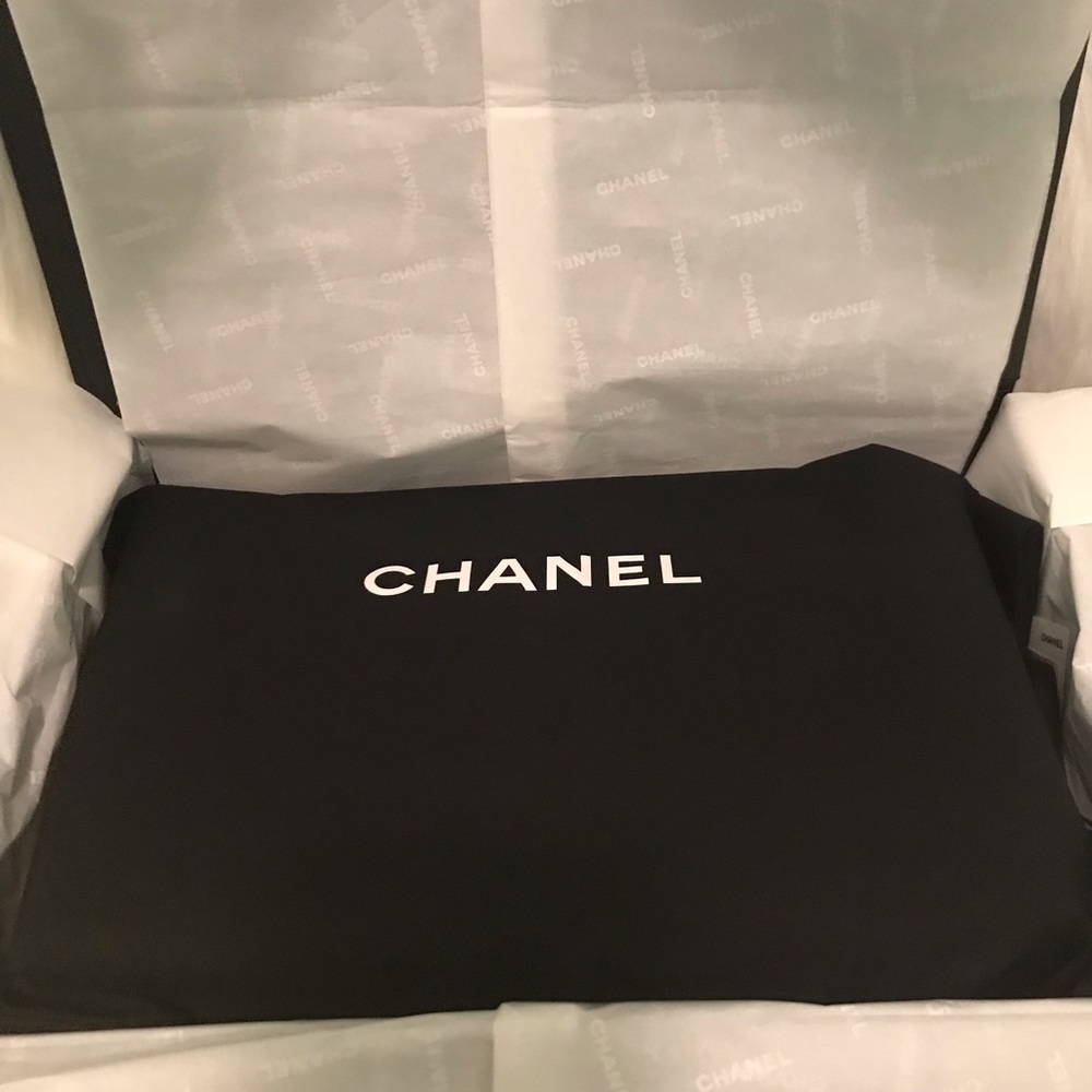 Chanel Black Boybag - Picture 3 of 4
